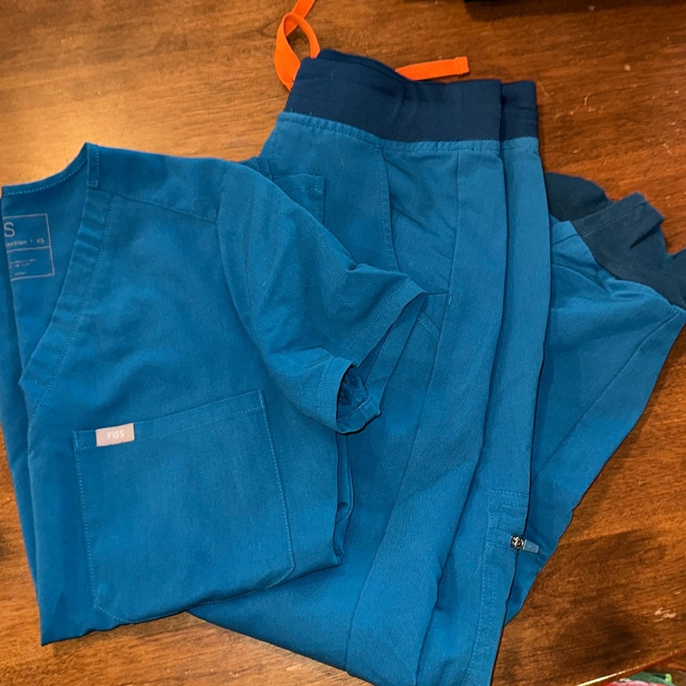 XS blue Figs jogger style